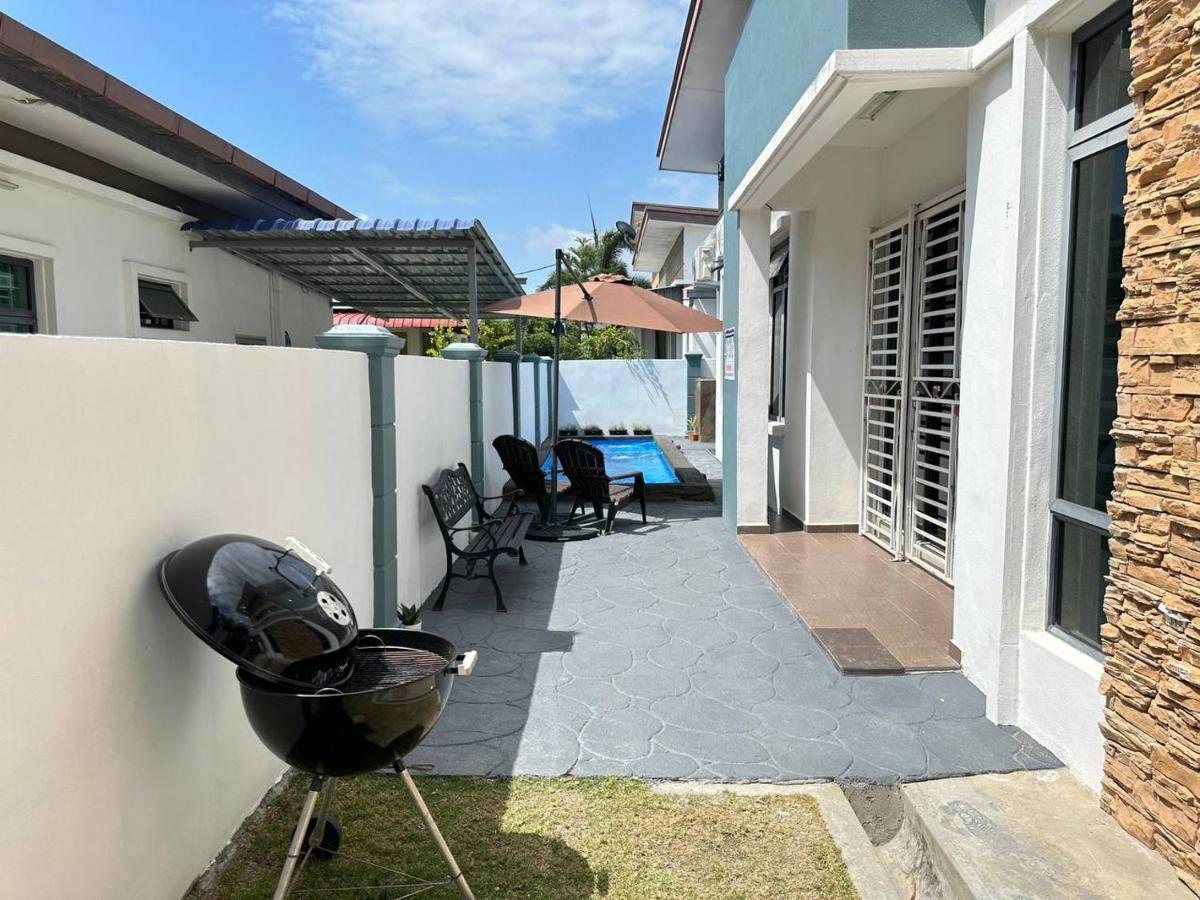 Bandar Melaka Family Bungalow Private Pool Bbq Wifi Netflix Exterior photo